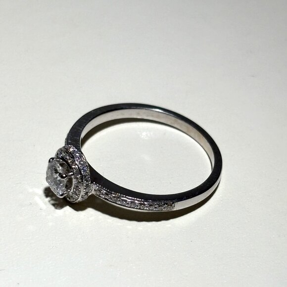 18 Karat White Gold Diamond RIng - Picture 2 of 7
